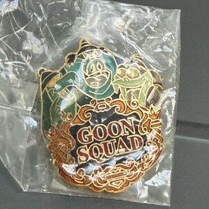 Goon Squad Enamel Pin - 1997 Disneyana Security Pin .. still in packaging